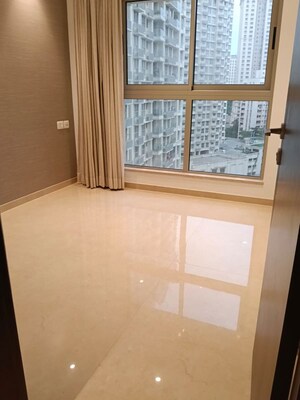 Room in 3 BHK Apartment at Hiranandani Highland, Powai – for Rent