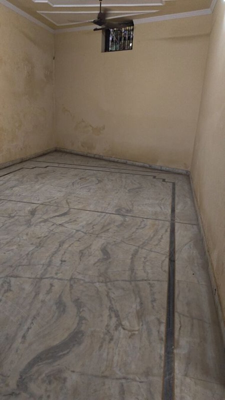 Room, patel nagar 2 5 Bedroom 285 Sq.Yd. Independent House In Patel Nagar 2 Ghaziabad 10695503