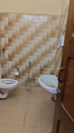 Bathroom in 5 BHK Independent House at Patel Nagar 2 – for Sale