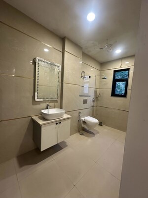 Team Area in 3 BHK Builder Floor at Sector 22 – for Rent