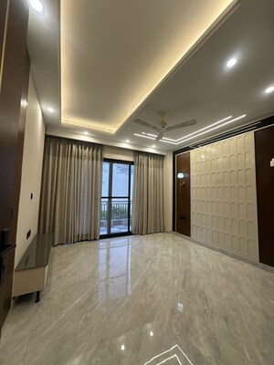 Room in 3 BHK Builder Floor at Sector 22 – for Rent