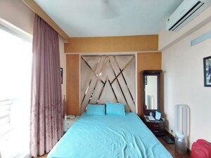 Bedroom in 3 BHK Builder Floor at Sector 23 – for Rent