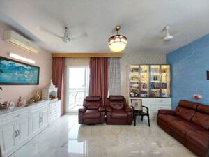 Living Room in 3 BHK Builder Floor at Sector 23 – for Rent