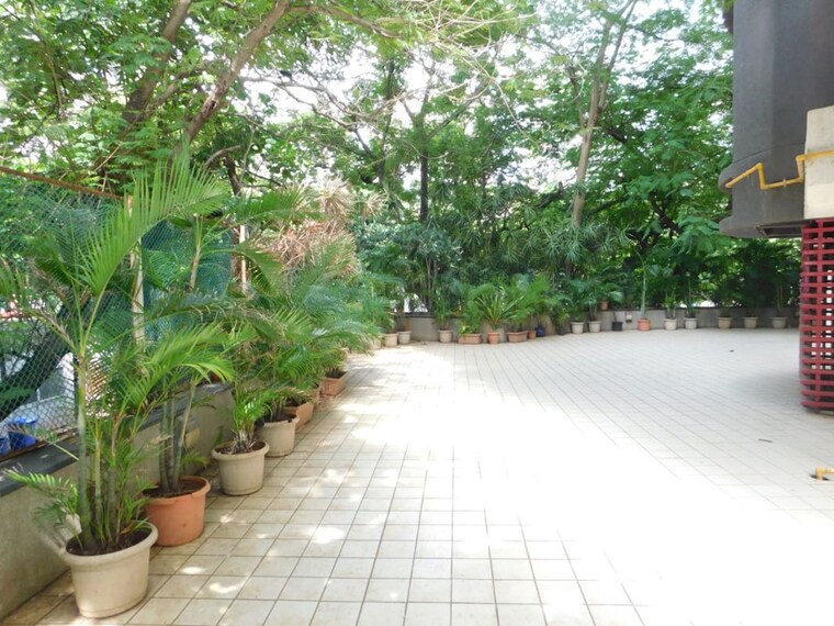 Garden, bandra west 3 Bedroom 1250 Sq.Ft. Apartment In Bandra West Mumbai 10695529