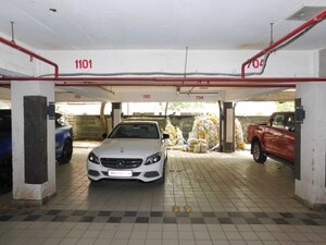 Parking in 3 BHK Apartment at Bandra West – for Rent