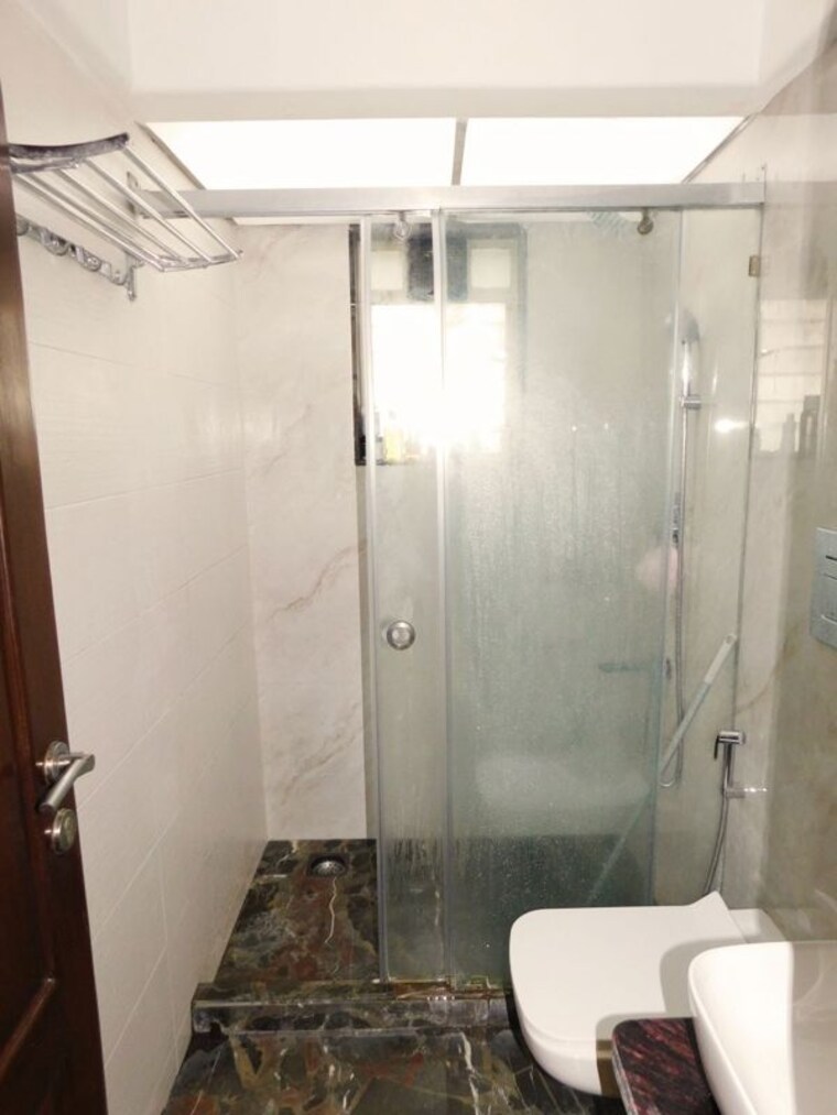 Bathroom, bandra west 3 Bedroom 1250 Sq.Ft. Apartment In Bandra West Mumbai 10695529