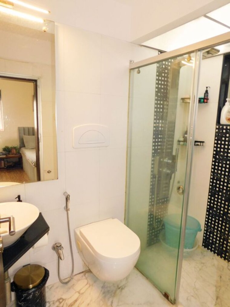 Bathroom, bandra west 3 Bedroom 1250 Sq.Ft. Apartment In Bandra West Mumbai 10695529