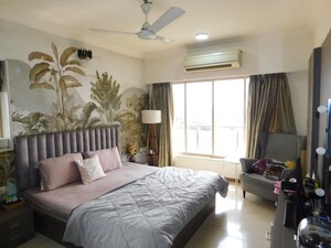 Bedroom in 3 BHK Apartment at Bandra West – for Rent