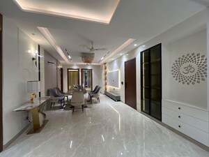Parking in 3 BHK Builder Floor at Sector 22 – for Rent
