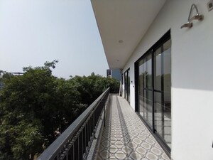 Balcony in 3 BHK Builder Floor at Sector 23 – for Rent