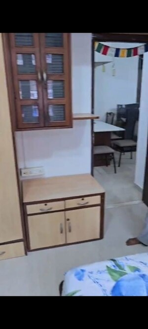 Room in 3 BHK Apartment at Colaba – for Rent