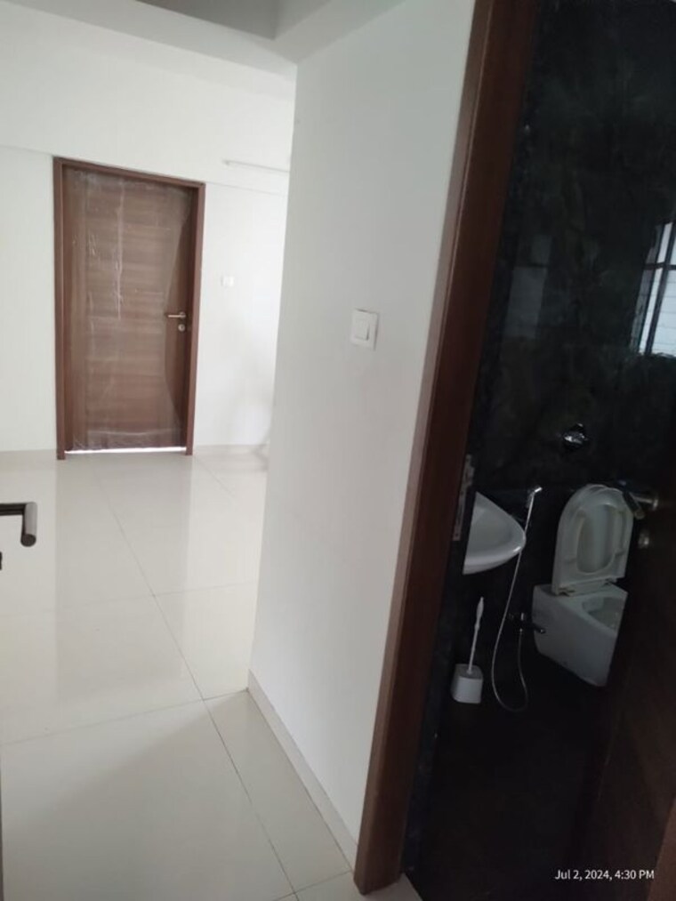 Bathroom, kakkad-madhukosh 3 Bedroom 1300 Sq.Ft. Apartment In Balewadi Pune 10695555