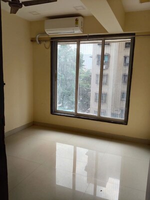 Room in 2 BHK Apartment at Karmvir Avant Sky Villa, Goregaon East – for Rent