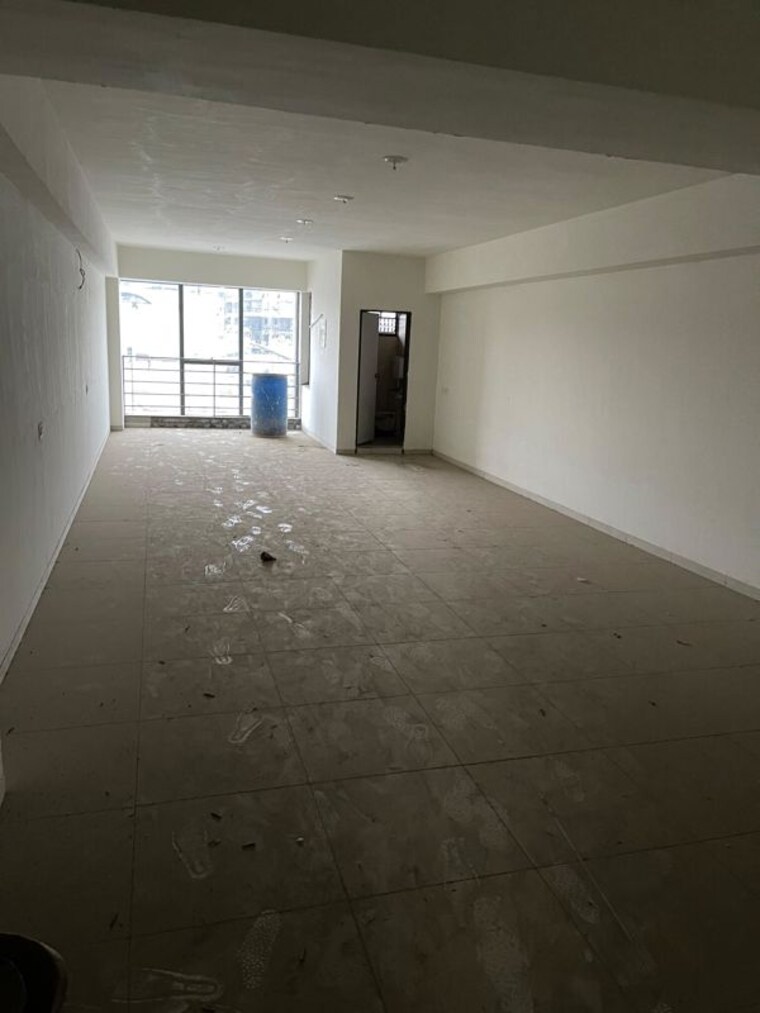 Room, satellite Commercial Office Space 1180 Sq.Ft. In Satellite Ahmedabad 10695577