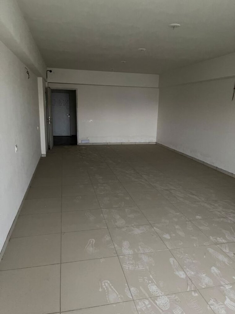 Room, satellite Commercial Office Space 1180 Sq.Ft. In Satellite Ahmedabad 10695577
