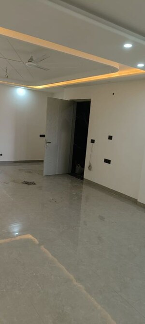 Room in 3 BHK Apartment at DLF Garden City Independent Floors, Sector 92 – for Rent