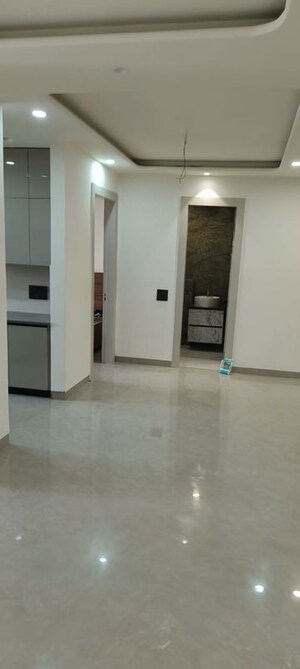 Room in 3 BHK Apartment at DLF Garden City Independent Floors, Sector 92 – for Rent