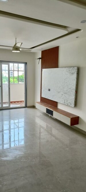 Room in 3 BHK Apartment at DLF Garden City Independent Floors, Sector 92 – for Rent