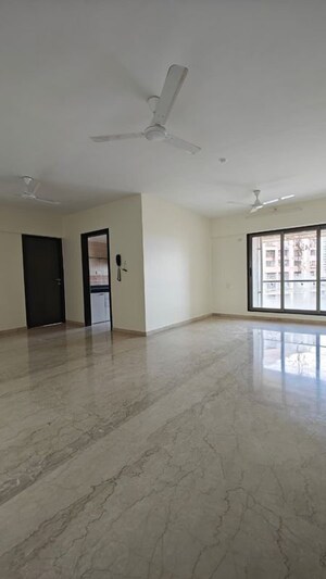Room in 3 BHK Apartment at Ekta Tripolis, Goregaon West – for Sale