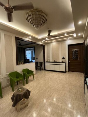 Living Room in 2 BHK Builder Floor at Sector 21 – for Rent