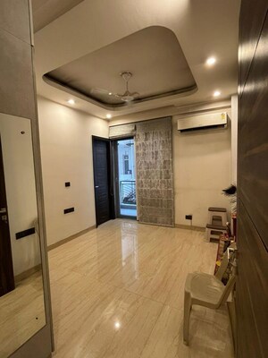 Room in 2 BHK Builder Floor at Sector 21 – for Rent