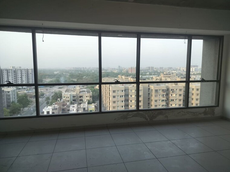 Room, science city Commercial Office Space 778 Sq.Ft. In Science City Ahmedabad 10695610