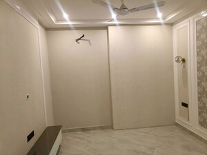 Room in 2 BHK Builder Floor at Sector 23 – for Rent