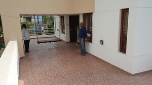 Parking in 4 BHK Independent House at Anand Park Aundh, Aundh – for Sale