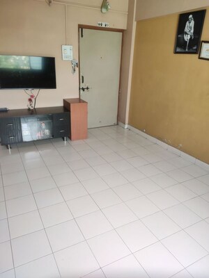 Room in 2 BHK Apartment at Chaitanya Nagar – for Rent