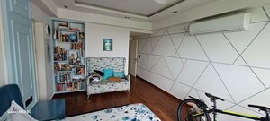 Furnished Amenities in 3.5 BHK Apartment at DLF Park Place, Sector 54 – for Rent