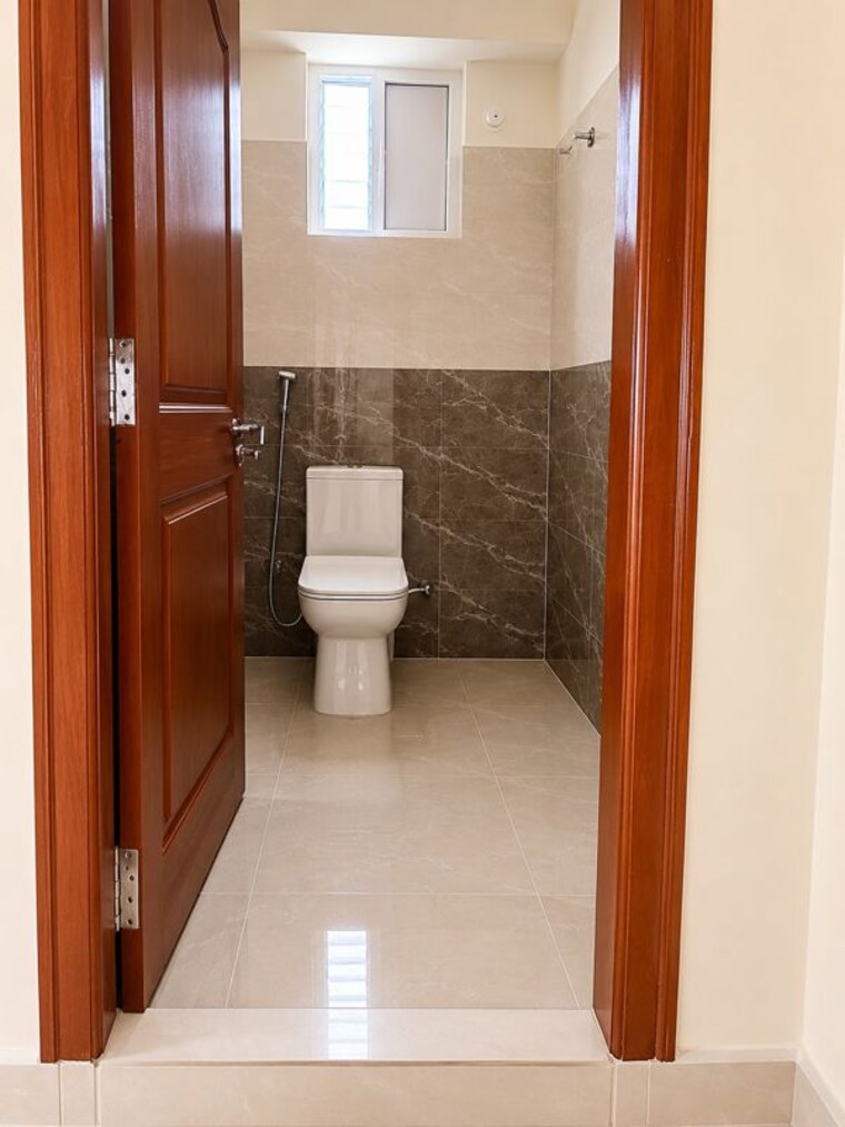 Bathroom, manikonda 3 Bedroom 1400 Sq.Ft. Apartment In Manikonda Hyderabad 10695628