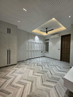 Bedroom in 3 BHK Builder Floor at Sector 23 – for Rent