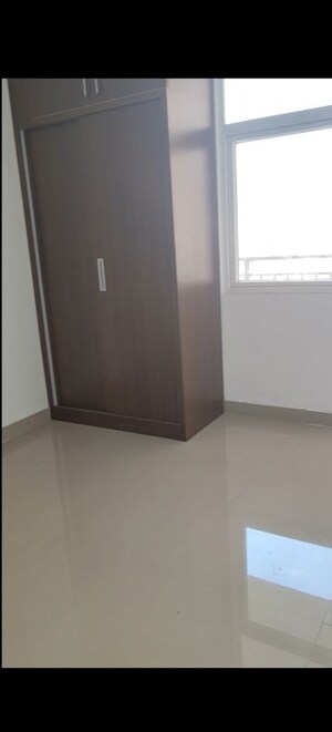 Room in 2 BHK Apartment at Landmark The Homes 81, Sector 81 – for Rent