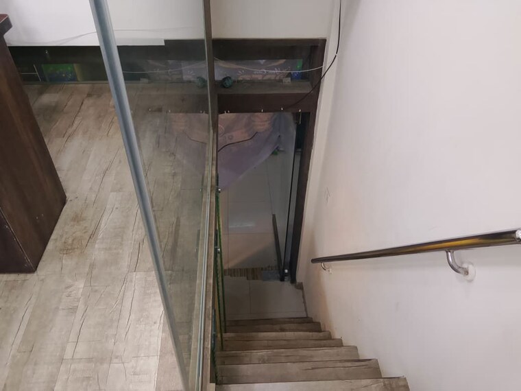 Balcony, om-heera-panna-mall Commercial Office Space 180 Sq.Ft. In Andheri West Mumbai 10695636