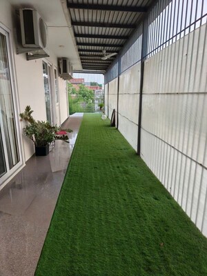 Balcony in 3 BHK Builder Floor at Safdarjung Enclave – for Rent