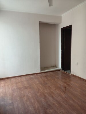 2.5 BHK Apartment For Rent in Amrapali Leisure Park, Amrapali Leisure Valley
