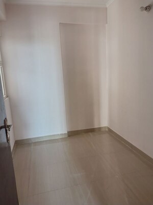 Study Room in 2.5 BHK Apartment at Amrapali Leisure Park, Amrapali Leisure Valley – for Rent