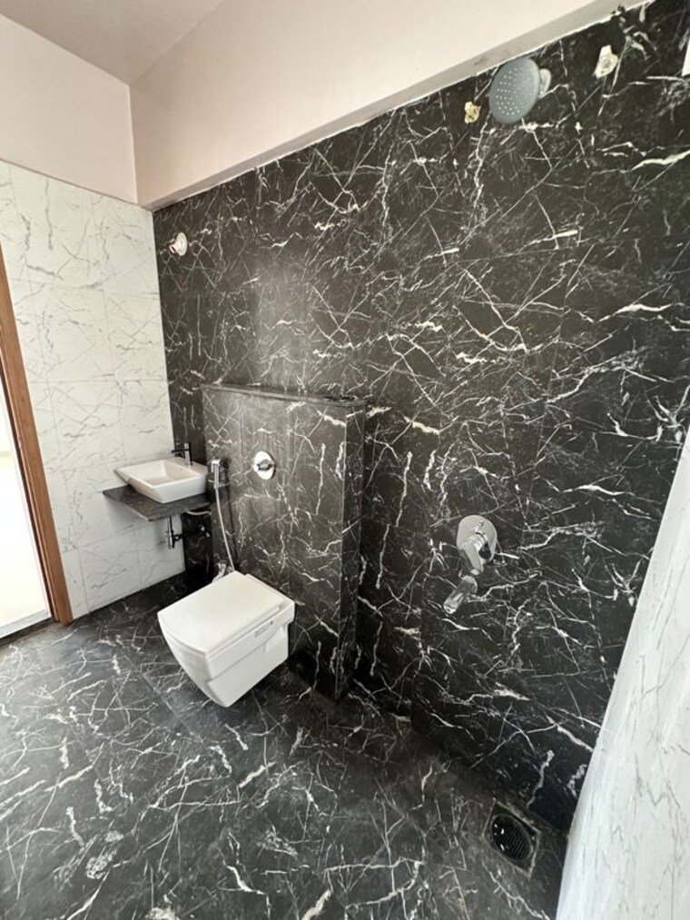 Bathroom, hingne khurd 2 Bedroom 780 Sq.Ft. Apartment In Hingne Khurd Pune 10695696
