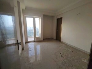 Room in 3 BHK Builder Floor at Sector 21 – for Rent