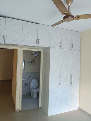 Furnished Amenities in 2.5 BHK Apartment at Emaar Emerald Estate, Sector 65 – for Rent