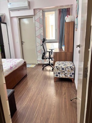 Bedroom in 2 BHK Builder Floor at Sector 21 – for Rent