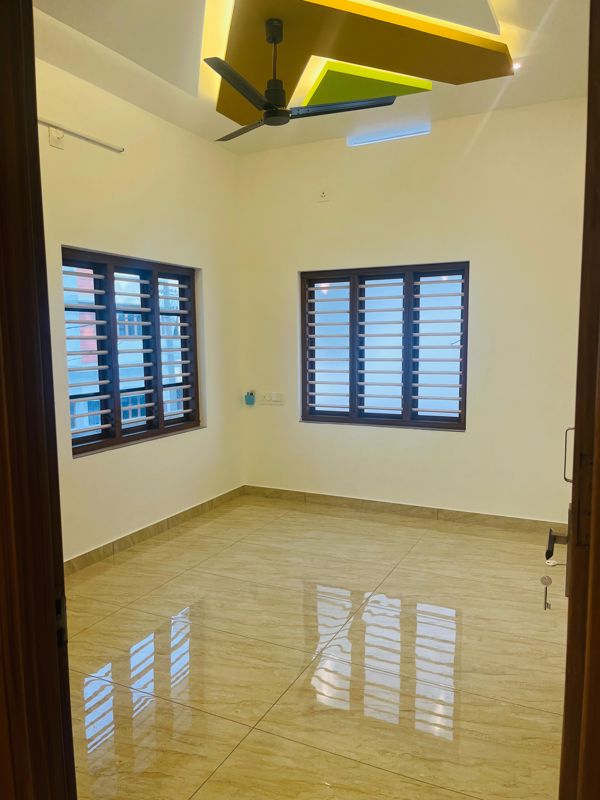 Room in 4 BHK Independent House at Mannuthy – for Sale