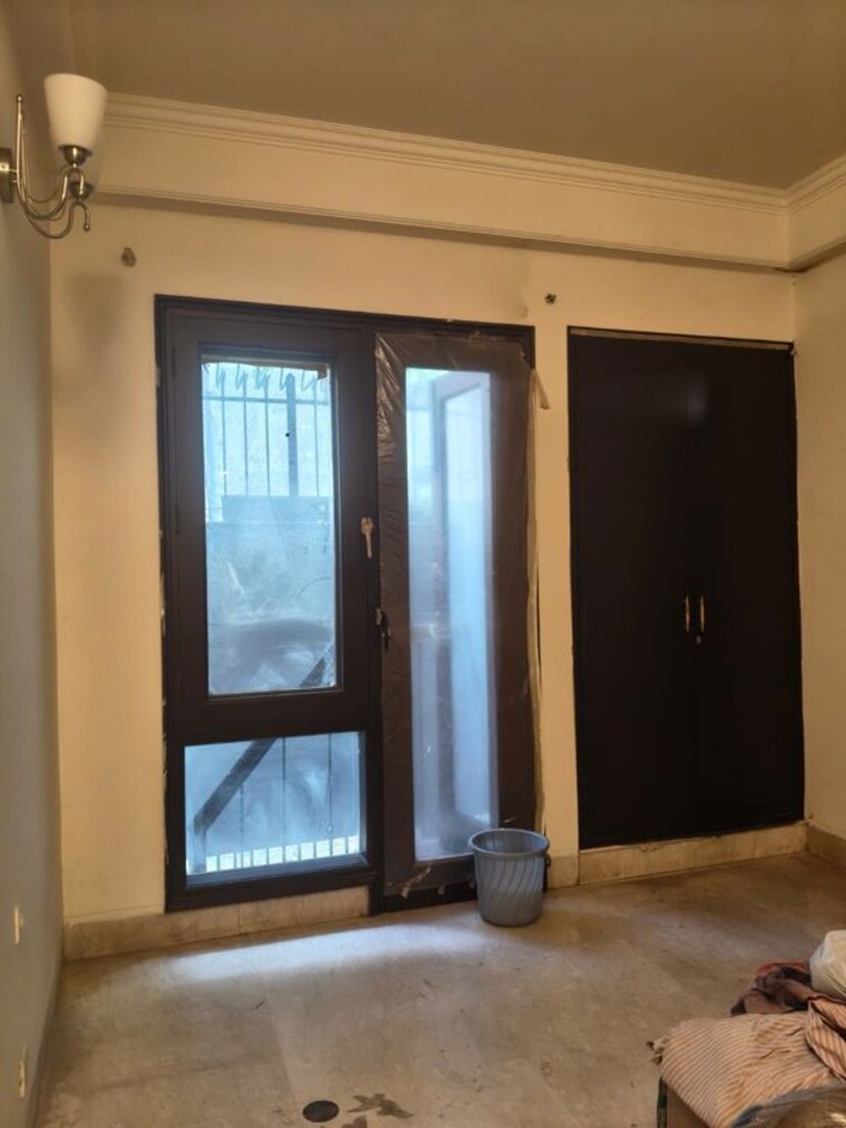 Room, safdarjung enclave 3 Bedroom 300 Sq.Ft. Builder Floor In Safdarjung Enclave Delhi 10695749