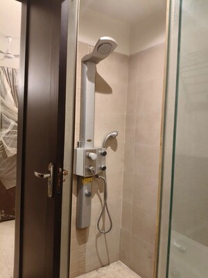 Building Lobby in 3 BHK Builder Floor at Safdarjung Enclave – for Rent
