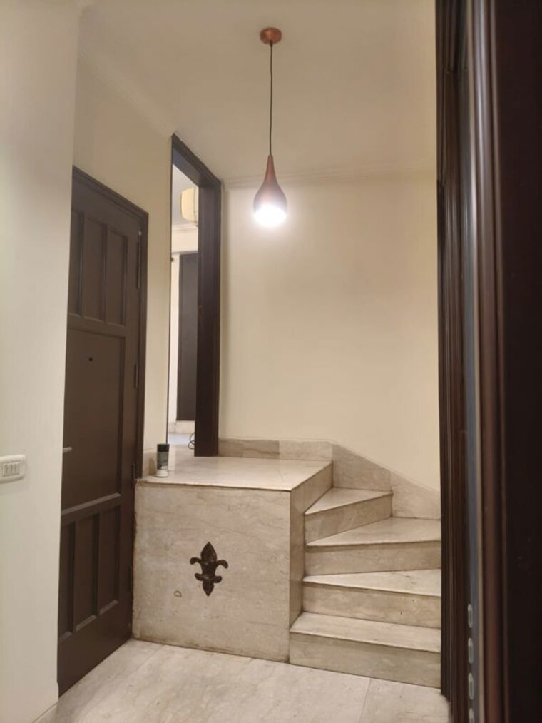 Room, safdarjung enclave 3 Bedroom 300 Sq.Ft. Builder Floor In Safdarjung Enclave Delhi 10695749
