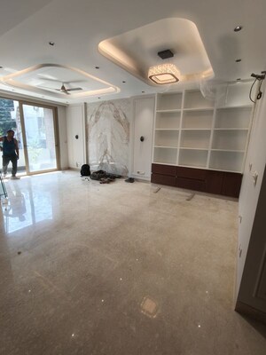 Room in 3 BHK Builder Floor at RWA Residential Society Sector 46, Sector 46 – for Sale