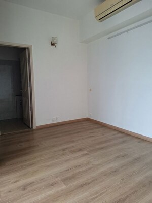 Furnished Amenities in 5 BHK Apartment at Emaar Emerald Floors Premier, Sector 65 – for Rent