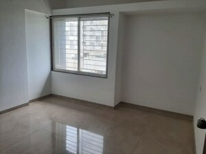 Room in 3 BHK Apartment at Venkatesh Graffiti, Keshav Nagar – for Rent