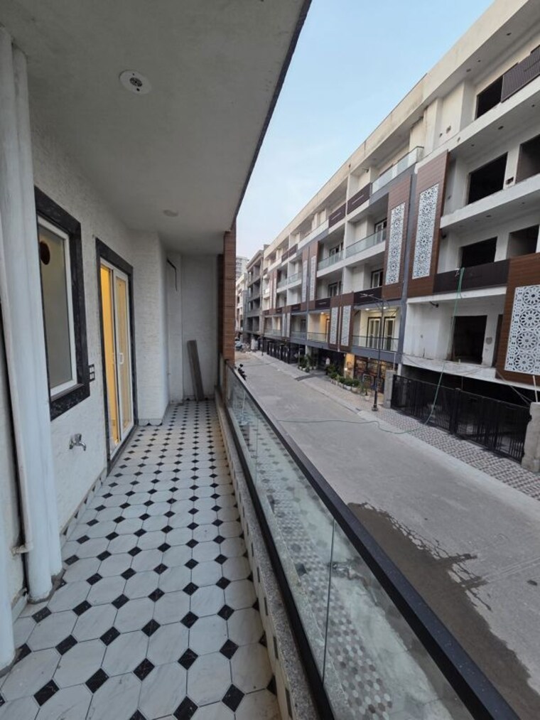 Balcony, sector 21 3 Bedroom 1600 Sq.Ft. Builder Floor In Sector 21 Gurgaon 10695820