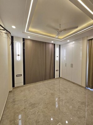 Room in 3 BHK Builder Floor at Sector 23 – for Rent